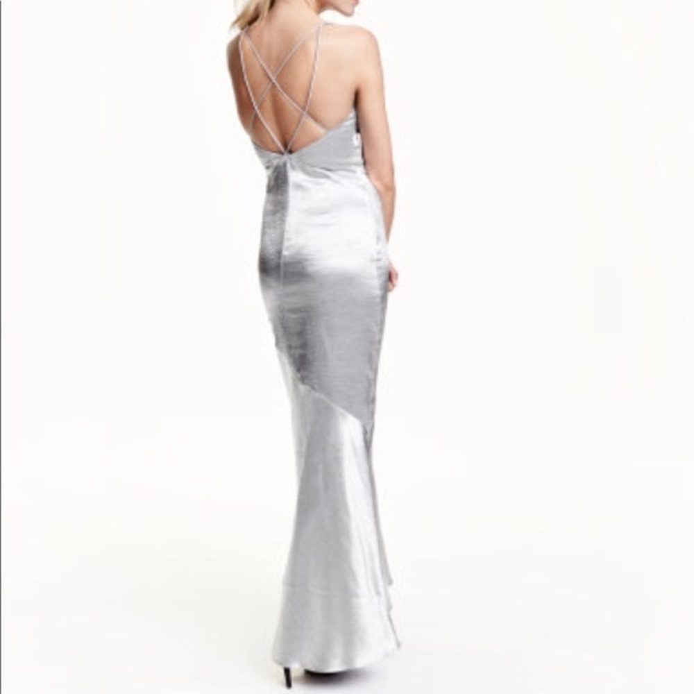 Dress - Picture 2 of 3